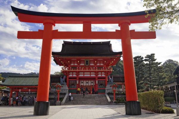 Flaherty, Dennis 아티스트의 Japan, Kyoto, Fushimi-Inari-Taisha Torii Gate작품입니다.